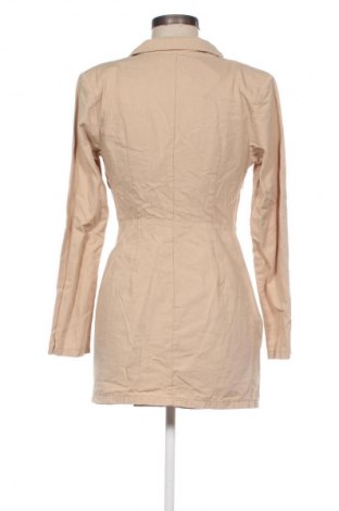 Kleid Pretty Little Thing, Größe M, Farbe Beige, Preis 14,91 €