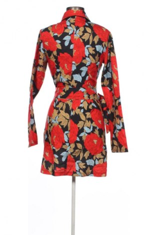 Kleid Pretty Little Thing, Größe S, Farbe Mehrfarbig, Preis 20,99 €