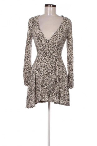 Kleid Pull&Bear, Größe M, Farbe Mehrfarbig, Preis 20,99 €