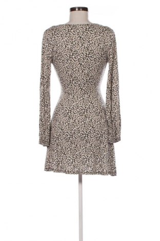 Kleid Pull&Bear, Größe M, Farbe Mehrfarbig, Preis 20,99 €