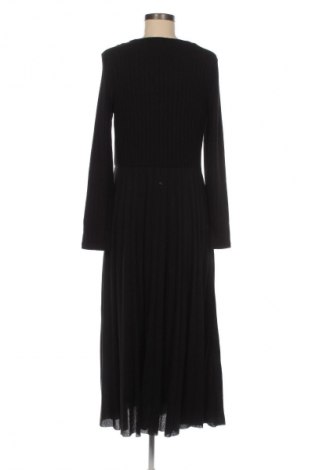 Kleid Reserved, Größe L, Farbe Schwarz, Preis 15,36 €