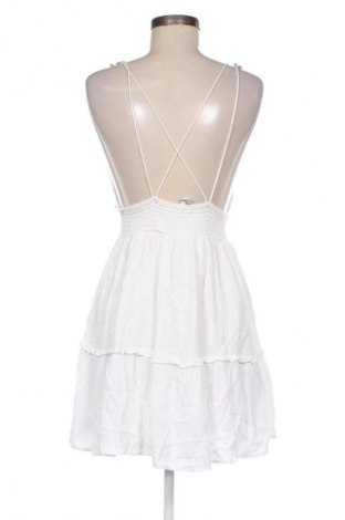 Ruha Stradivarius, Méret M, Szín Fehér, Ár 5 865 Ft