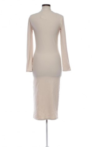 Kleid Stradivarius, Größe M, Farbe Beige, Preis 20,99 €