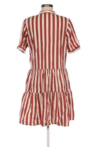 Рокля Vero Moda, Размер S, Цвят Многоцветен, Цена 22,99 лв.