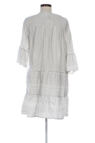 Рокля Vero Moda, Размер M, Цвят Многоцветен, Цена 27,99 лв.
