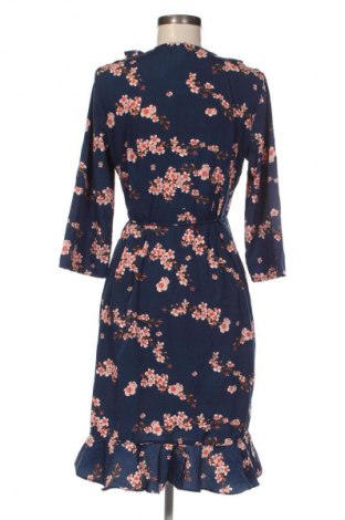 Рокля Vero Moda, Размер M, Цвят Многоцветен, Цена 27,99 лв.