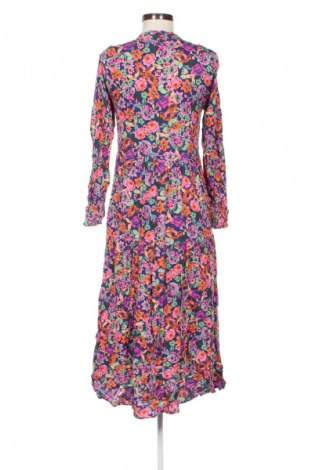 Kleid Y.A.S, Größe M, Farbe Mehrfarbig, Preis 56,99 €