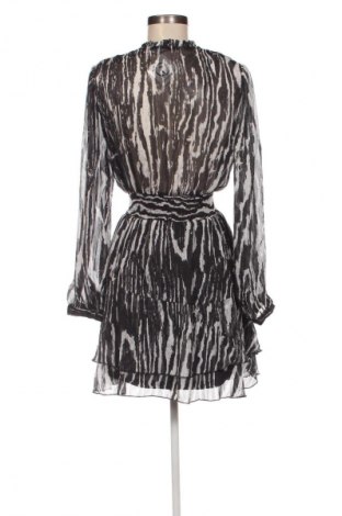 Рокля Zara, Размер M, Цвят Многоцветен, Цена 27,99 лв.