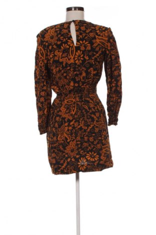 Рокля Zara, Размер M, Цвят Многоцветен, Цена 27,99 лв.
