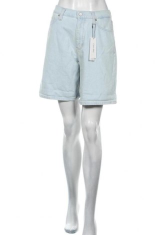 Дамски къс панталон Calvin Klein, Размер L, Цвят Син, 79% памук, 20% лиосел, 1% еластан, Цена 67,05 лв.
