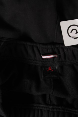 Pánské tepláky  Air Jordan Nike, Velikost L, Barva Černá, 82% bavlna, 18% polyester, Cena  1 761,00 Kč