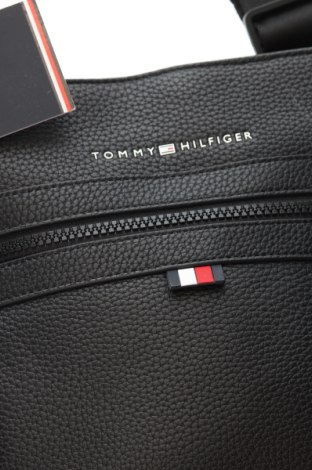 Чанта Tommy Hilfiger, Цвят Черен, Цена 140,00 лв.