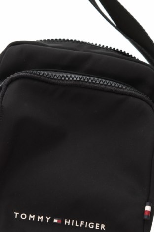 Чанта Tommy Hilfiger, Цвят Черен, Цена 78,40 лв.