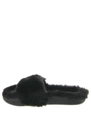 Pantofle PUMA, Velikost 37, Barva Černá, Cena  1 496,00 Kč