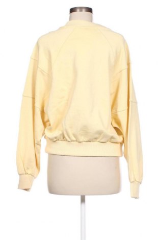 Дамска блуза A Lot Less x About You, Размер XL, Цвят Жълт, Цена 54,00 лв.
