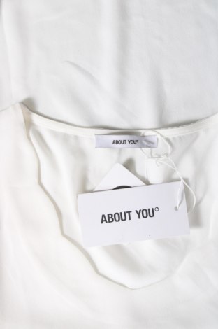 Дамска блуза About You, Размер M, Цвят Бял, Цена 23,00 лв.