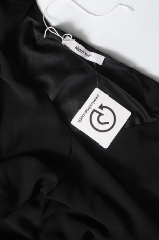 Γυναικεία μπλούζα About You, Μέγεθος S, Χρώμα Μαύρο, Τιμή 10,67 €