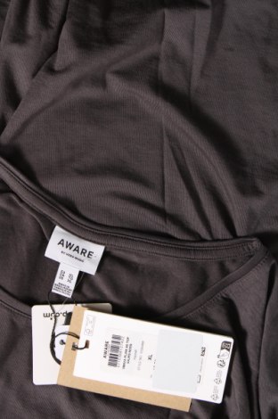 Damen Shirt Aware by Vero Moda, Größe XL, Farbe Grau, Preis 23,71 €