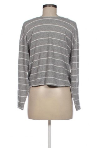 Damen Shirt Bershka, Größe M, Farbe Grau, Preis 4,63 €