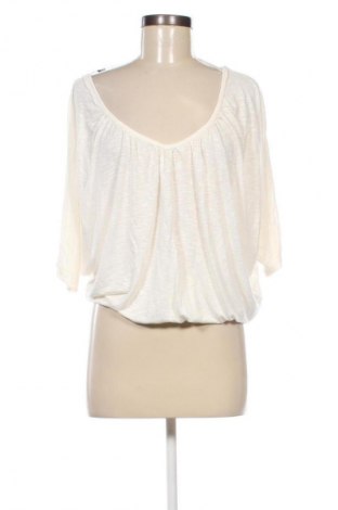 Γυναικεία μπλούζα Bershka, Μέγεθος S, Χρώμα Λευκό, Τιμή 9,92 €