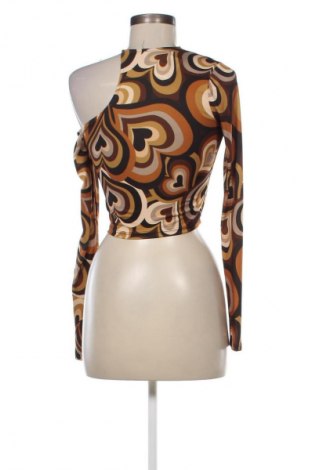 Дамска блуза Bershka, Размер M, Цвят Многоцветен, Цена 8,55 лв.