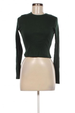 Дамска блуза Bershka, Размер M, Цвят Зелен, Цена 9,50 лв.