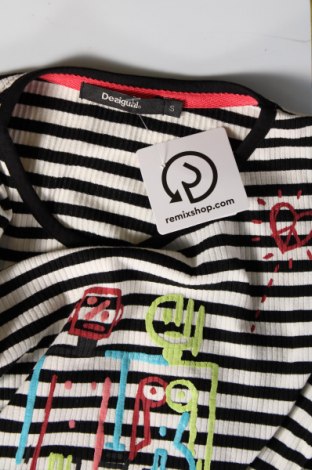 Γυναικεία μπλούζα Desigual, Μέγεθος S, Χρώμα Πολύχρωμο, Τιμή 17,00 €
