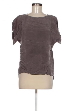 Γυναικεία μπλούζα Drykorn for beautiful people, Μέγεθος L, Χρώμα Γκρί, Τιμή 25,51 €