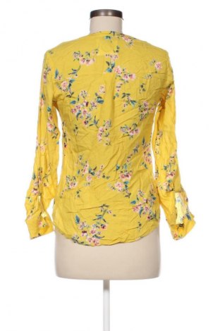 Γυναικεία μπλούζα F&F, Μέγεθος XS, Χρώμα Κίτρινο, Τιμή 6,46 €