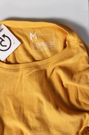 Γυναικεία μπλούζα FSBN Sister, Μέγεθος M, Χρώμα Κίτρινο, Τιμή 5,70 €