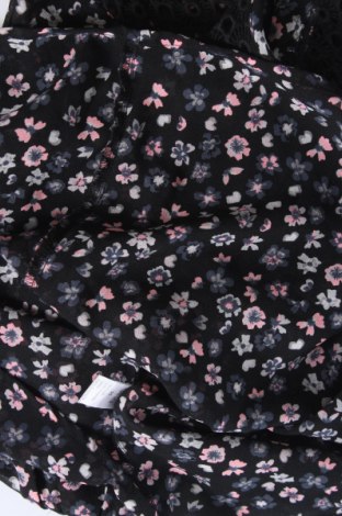 Γυναικεία μπλούζα Gina, Μέγεθος S, Χρώμα Πολύχρωμο, Τιμή 4,70 €