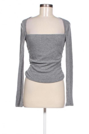 Γυναικεία μπλούζα Gina Tricot, Μέγεθος M, Χρώμα Γκρί, Τιμή 5,57 €