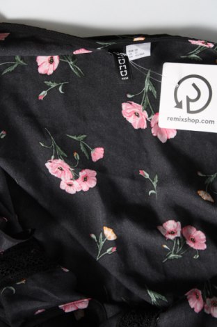 Damen Shirt H&M Divided, Größe M, Farbe Schwarz, Preis 5,87 €