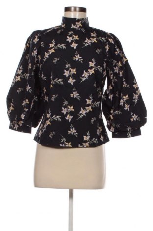 Дамска блуза Levi's, Размер XS, Цвят Многоцветен, Цена 64,80 лв.