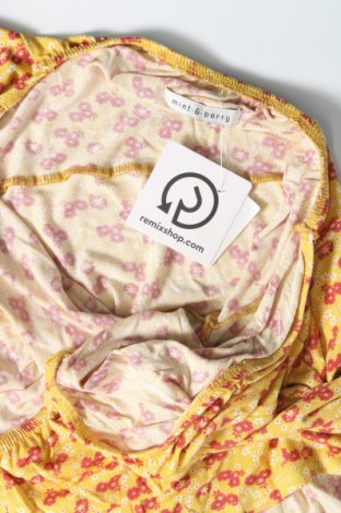 Damen Shirt Mint & Berry, Größe M, Farbe Gelb, Preis 6,00 €