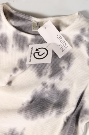 Damen Shirt Nly Trend, Größe L, Farbe Mehrfarbig, Preis € 5,91