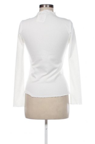 Дамска блуза ONLY, Размер M, Цвят Бял, Цена 23,00 лв.
