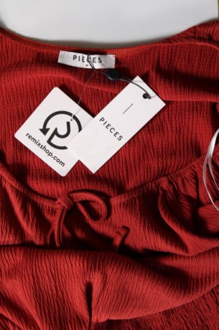 Дамска блуза Pieces, Размер M, Цвят Червен, Цена 54,15 лв.