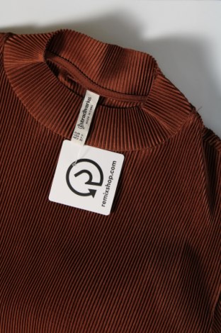 Damen Shirt Stradivarius, Größe L, Farbe Braun, Preis 5,58 €