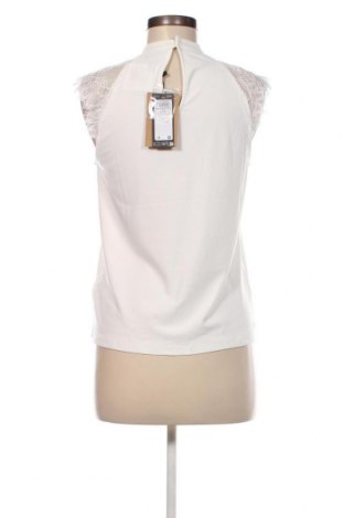 Дамска блуза Vero Moda, Размер XS, Цвят Бял, Цена 20,70 лв.
