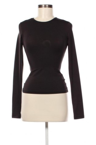 Дамска блуза Weekday, Размер XS, Цвят Черен, Цена 16,10 лв.