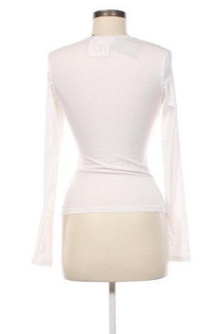 Γυναικεία μπλούζα Weekday, Μέγεθος S, Χρώμα Λευκό, Τιμή 11,86 €