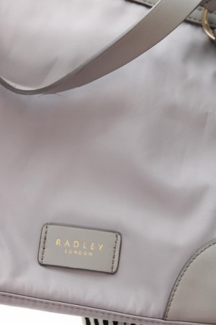 Дамска чанта Radley, Цвят Сив, Цена 219,00 лв.