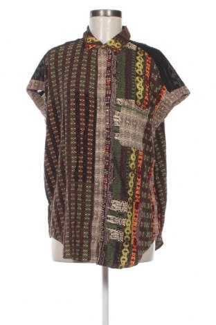 Γυναικείο πουκάμισο Desigual, Μέγεθος XXL, Χρώμα Πολύχρωμο, Τιμή 25,00 €