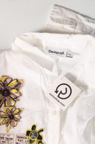 Дамска риза Desigual, Размер XS, Цвят Бял, Цена 26,40 лв.
