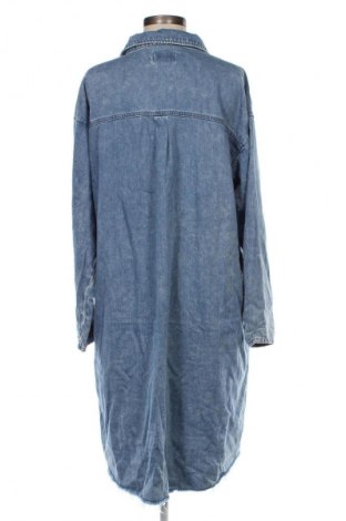Γυναικείο πουκάμισο Monki, Μέγεθος L, Χρώμα Μπλέ, Τιμή 15,46 €