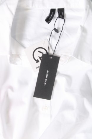 Дамска риза Vero Moda, Размер L, Цвят Бял, Цена 25,30 лв.