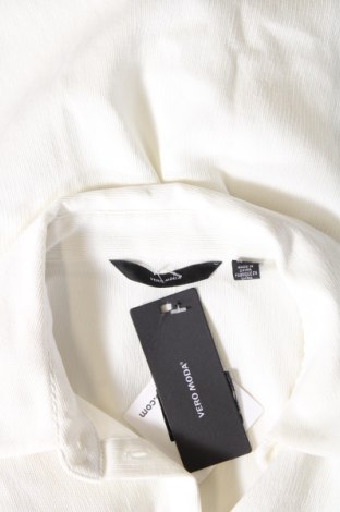 Дамска риза Vero Moda, Размер S, Цвят Бял, Цена 25,30 лв.