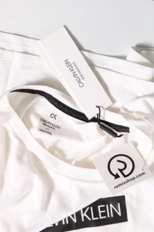 Γυναικείο t-shirt Calvin Klein, Μέγεθος S, Χρώμα Λευκό, Τιμή 39,69 €