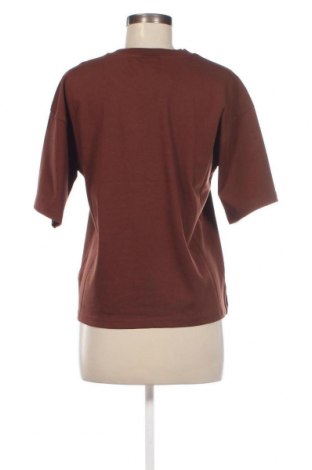 Γυναικείο t-shirt FILA, Μέγεθος M, Χρώμα Καφέ, Τιμή 31,96 €
